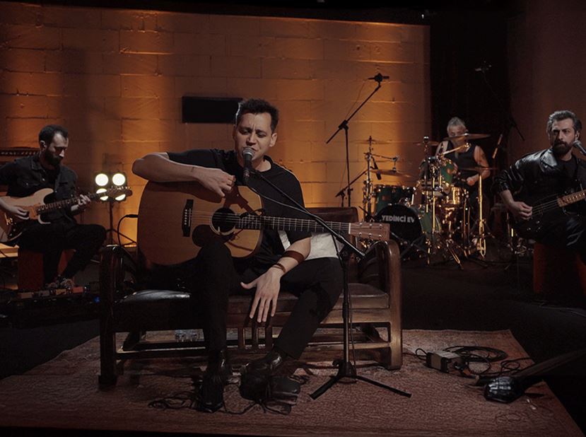 Yedinci Ev (Akustik)